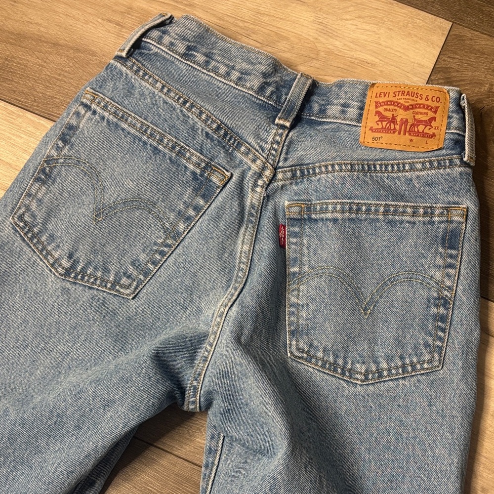 Levi’s 501 Rain Or Shine Metallic Side Stripe Straight Leg Jeans - Picture 8 of 9